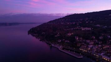 Lago maggiore Drohne Aussicht von das Insel bella. borromäisch Inseln isola Bella und isola dei pescatori. Italien, stresa 5.01.2024 foto