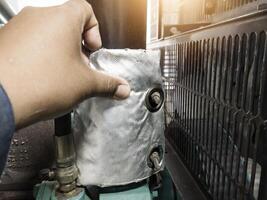 Aluminium vereiteln Isolierung zum reduzieren Hitze im Kühler Wasser Rohre. foto