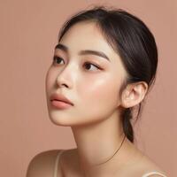 jung asiatisch Frau mit Schönheit frisch Haut, Wellness oder kosmetisch Konzept foto