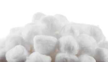 Baumwolle auf weißem Hintergrund