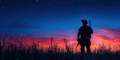 ai generiert Silhouette von Militär- Scharfschütze mit Scharfschütze Gewehr beim dunkel getönt nebelig Hintergrund. Schuss, halten Pistole, bunt Himmel, Hintergrund. foto