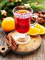 Glas heißer Glühwein foto