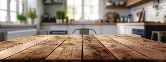 rustikal hölzern Tischplatte mit verschwommen Küche Hintergrund foto