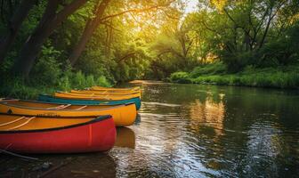 ein Reihe von bunt Kanus geparkt neben ein funkelnd Frühling Fluss foto