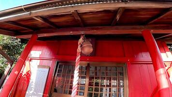 hatsudai sause Inari Daimyojin, ein Schrein gelegen im Hatsudai, Shibuya-ku, Tokio, Japan es ist gelegen oben ein hügel, im ein Wohn Bereich, Nächster zu das hatsudai Kinder- Amüsement Park. foto