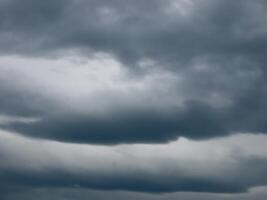 das Himmel ein Gewitter foto