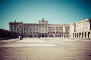 das königlich Palast von Madrid Palacio echt de Madrid, offiziell Residenz von das Spanisch königlich Familie beim das Stadt von Madrid, Spanien. foto