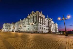 königlich Palast ,berühmt Monument von das Stadt von Madrid foto