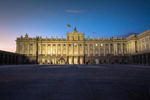 königlich Palast ,berühmt Monument von das Stadt von Madrid foto