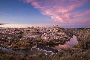 Antenne oben Aussicht von Toledo, historisch Hauptstadt Stadt von Spanien foto