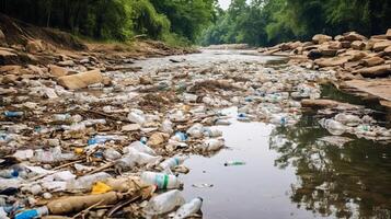 Müll Abdeckung das Flussbett foto
