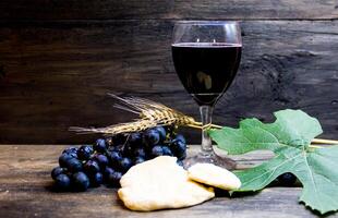 sauer brot, Wein, Trauben und Weizen Symbol von Christian Gemeinschaft foto