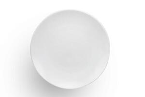 schön Geschirr Teller gesehen von über auf Weiß Hintergrund foto