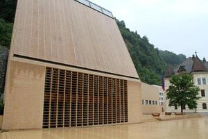 Haus von Parlament im vaduz, Liechtenstein foto