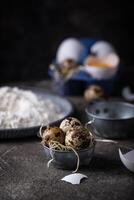 Backen Zutaten mit Mehl und Eier foto