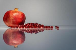 ein Nahansicht von saftig Granatapfel foto