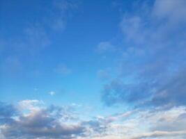 schön Himmel und Wolken Über Oxford Stadt von England Vereinigtes Königreich foto