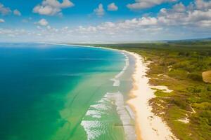 Horizont Oase Antenne Gelassenheit erfasst schön Strand Sand von über, ein still Tapisserie von Küsten Schönheit foto