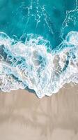 Antenne Ozean Wellen auf Sand foto