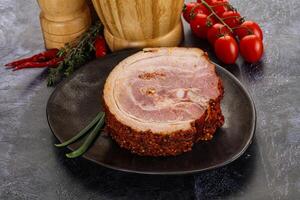 lecker und Fett geräuchert Schweinefleisch Bauch foto