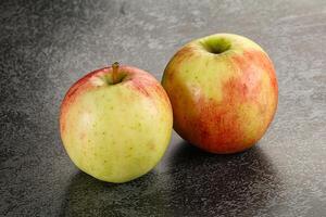 Süss saftig reif organisch Äpfel foto