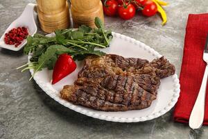 gegrillt Futter rollen Steak mit Rucola foto