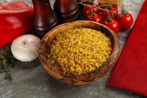 trocken Weizen Bulgur Müsli Haufen foto