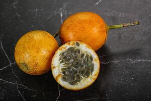 tropisch Saft Granadilla Leidenschaft Obst foto