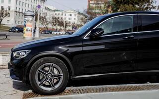 Minsk, Weißrussland, April 24, 2024 - - komfortabel Mercedes Benz glc 220d foto