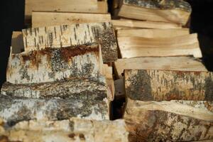 gehackt Brennholz, Holz, Birke, Brennholz zum das Grill foto