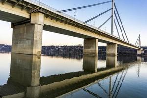 Freiheitsbrücke in Novi Sad, Serbien foto