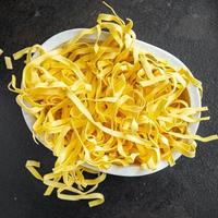 Eiernudeln rohe Tagliatelle handgemachte Küche foto