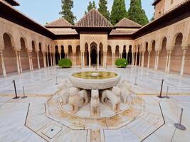 Terrasse von das Löwen, nasrid Paläste, Alhambra. maurisch die Architektur. UNESCO Welt Erbe Spanien. Reise im Zeit und entdecken Geschichte. tolle Ziele zum Feiertage. foto