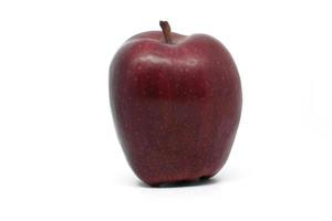 roter Apfel, Bio-Obst auf weißem Hintergrund.