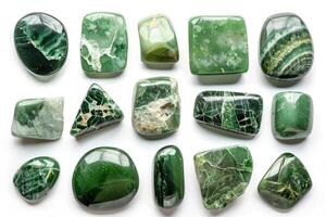 ai generiert Sammlung von Grün Jade Mineral Steine isoliert auf Weiß Hintergrund foto