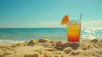 Farbe von trinken auf das Strand foto