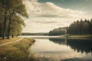 Herbstlandschaft mit Bäumen und See foto