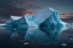 Eisberge schweben im das Wasser beim Sonnenuntergang foto