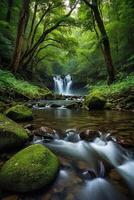 ein Fluss fließt durch ein Wald mit Berge im das Hintergrund foto