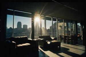 ein Aussicht von das Sonne leuchtenden durch das Fenster von ein Leben Zimmer foto