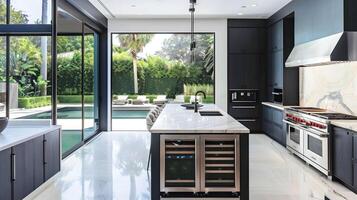 Luxus modern Küche mit Marmor Arbeitsplatten und benachbart draussen Schwimmbad im ein hochwertig Zuhause foto