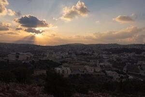 Landschaft von das Springen Berg im Nazareth. Panorama- Sicht. Sonnenuntergang. selektiv Fokus foto