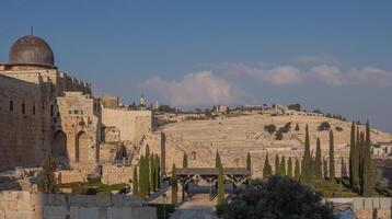 Tempel montieren Süd Mauer mit al-aqsa Moschee und archäologisch Ausgrabung Seite? ˅ im jerusalem alt Stadt. hoch Qualität Foto