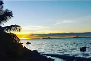 Kunst schön Sonnenuntergang Über das tropisch Strand foto