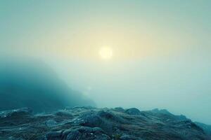 düster Landschaft mit Nebel foto