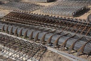 Bewehrungsstahlmatten auf einer Baustelle foto