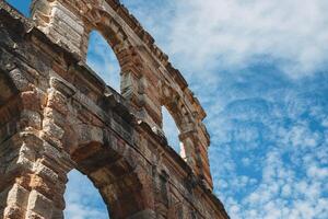 tolle Aussicht von Verona Arena im ein Blau Himmel. ein römisch Amphitheater im Piazza BH, Verona, Italien. foto