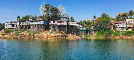 traditionell Konstruktion von ländlich die Architektur von Hügel Stamm im Bangladesch foto