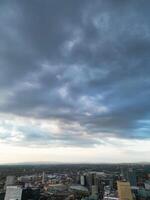 Antenne Aussicht von größer Manchester Stadt Center und hoch Gebäude während golden Stunde von Sonnenuntergang. England Vereinigtes Königreich. kann 5., 2024 foto