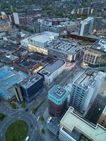 schön Antenne Aussicht von Sheffield Stadt Center beim gerade nach Sonnenuntergang. England vereinigt Königreich. April 29., 2024 foto